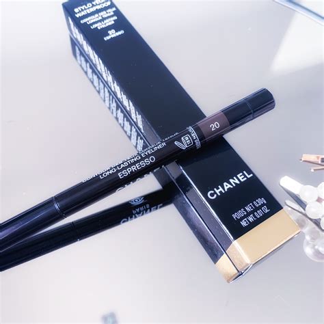 chanel long lasting eyeliner review|chanel eyeliner for oily lids.